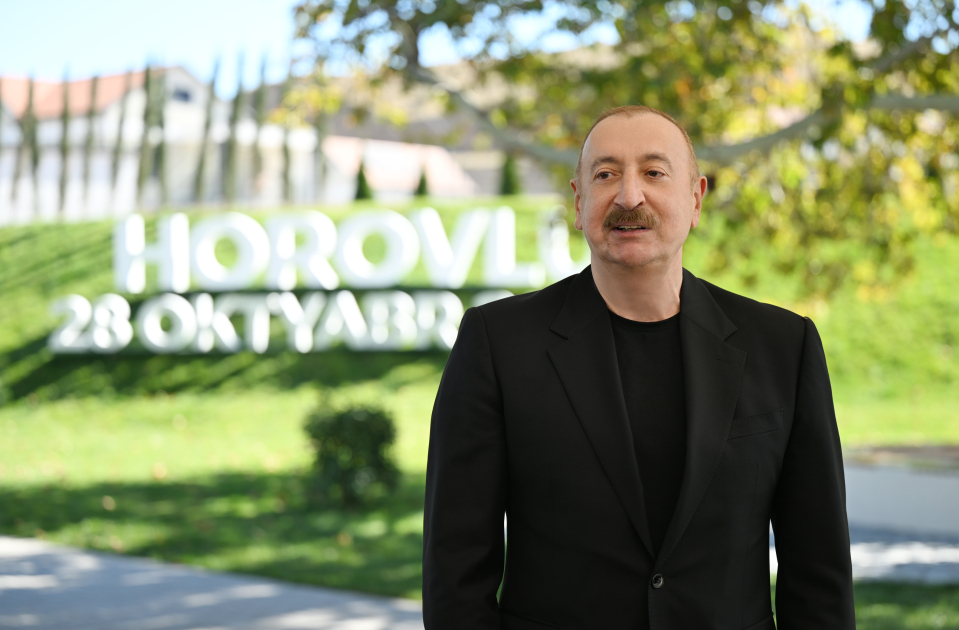 İlham Əliyev: “Zəfər Günü bizim tariximizdə olan ən parlaq səhifədir” - VİDEO İlham Əliyev: “Zəfər Günü bizim tariximizdə olan ən parlaq səhifədir” - VİDEO