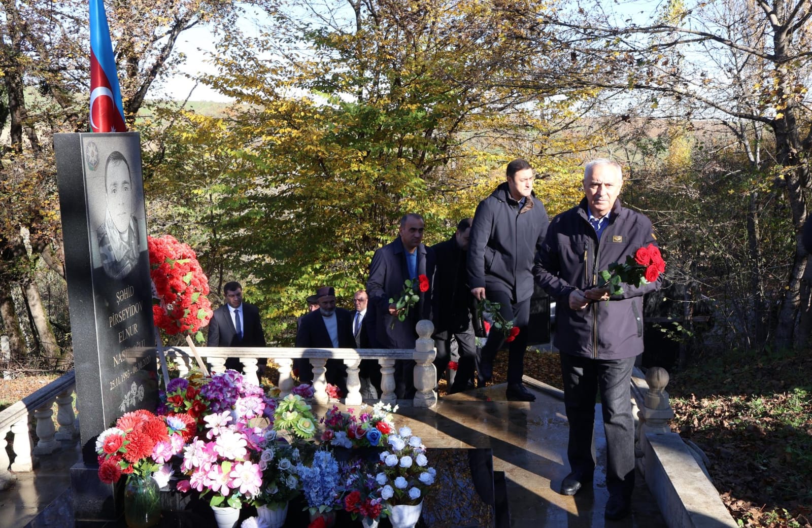 Qusarda şəhidlərin məzarları ziyarət edildi - FOTO Qusarda şəhidlərin məzarları ziyarət edildi - FOTO