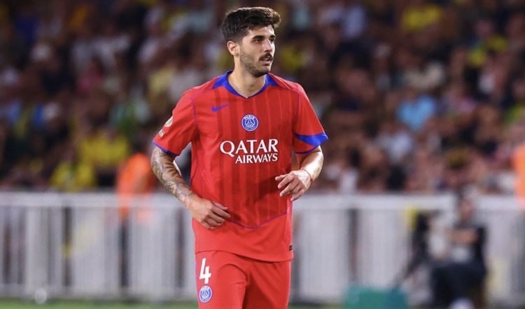 PSJ-nin hücumçusu komandadan ayrılmaq istəyir