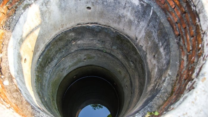 Quyuya düşən şəxs belə xilas olundu – FOTO Quyuya düşən şəxs belə xilas olundu – FOTO