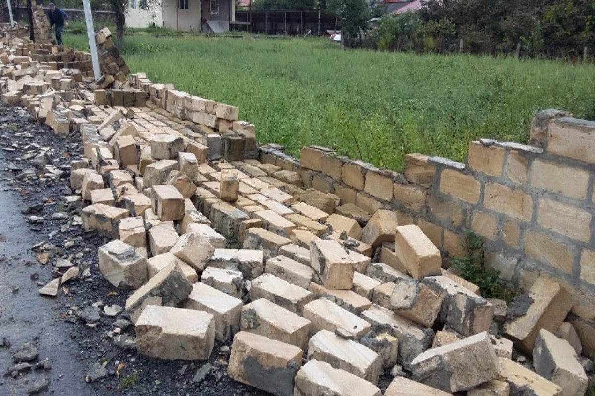 Naxçıvanda hasar UÇDU – Ölən var - YENİLƏNİB Naxçıvanda hasar UÇDU – Ölən var - YENİLƏNİB