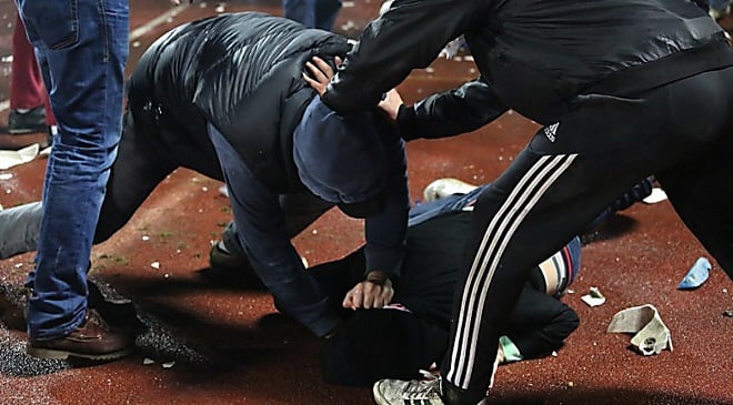 Bakıda məşhur restoranda DAVA: Mühafizəçinin qolunu dişlədi Bakıda məşhur restoranda DAVA: Mühafizəçinin qolunu dişlədi