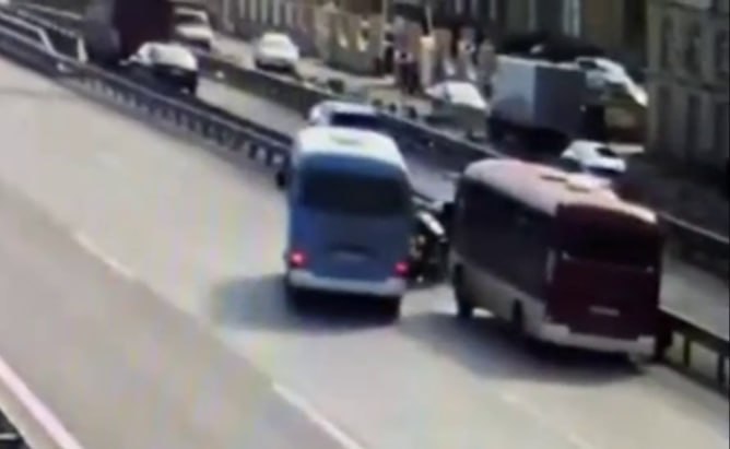 Bakı-Quba yolundakı ağır qəzanın ANBAAN VİDEOSU Bakı-Quba yolundakı ağır qəzanın ANBAAN VİDEOSU