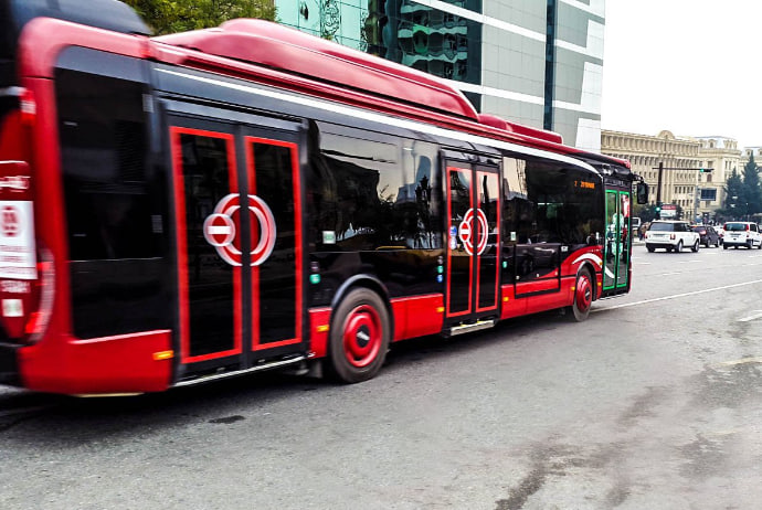 Bu istiqamətdə hərəkət edən avtobuslar YENİLƏNİR Bu istiqamətdə hərəkət edən avtobuslar YENİLƏNİR