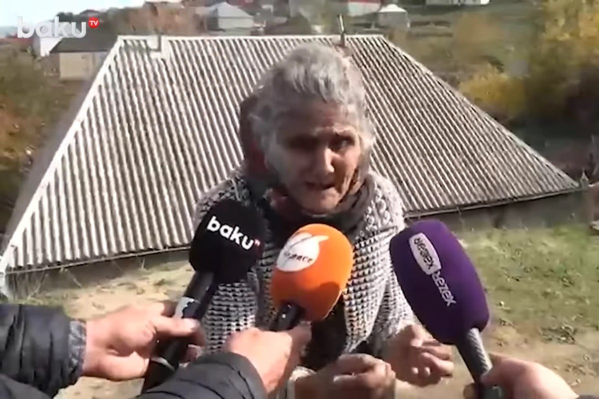 Burun əməliyyatından sonra psixologiyası pozulan nəvə nənəsinə dəhşət yaşatdı: "Qatilimdir" – VİDEO Burun əməliyyatından sonra psixologiyası pozulan nəvə nənəsinə dəhşət yaşatdı: "Qatilimdir" – VİDEO