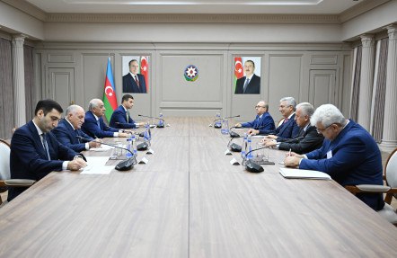 Baş nazir Əli Əsədov İstanbul Sənaye Palatası İdarə Heyətinin sədri ilə görüşüb Baş nazir Əli Əsədov İstanbul Sənaye Palatası İdarə Heyətinin sədri ilə görüşüb