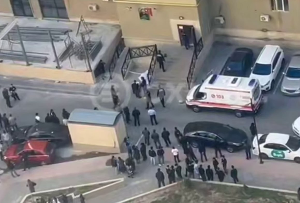 Xırdalanda yeniyetmə binadan yıxılaraq həyatını itirdi – VİDEO