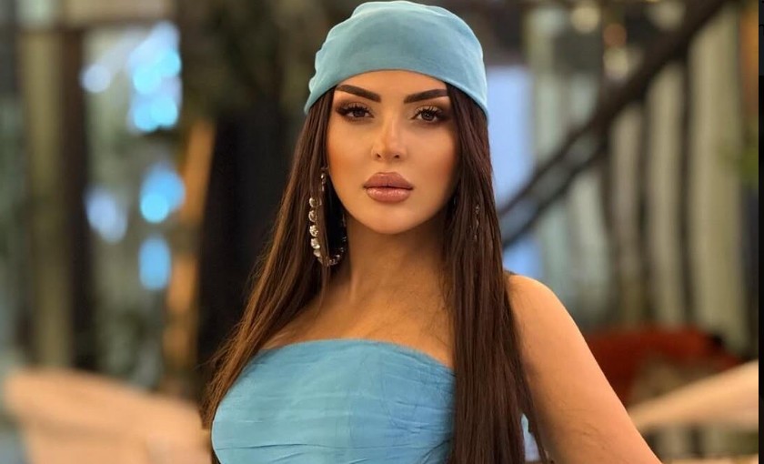 Vəfanın ifası zamanı kişinin baxışları gündəm oldu - VİDEO Vəfanın ifası zamanı kişinin baxışları gündəm oldu - VİDEO