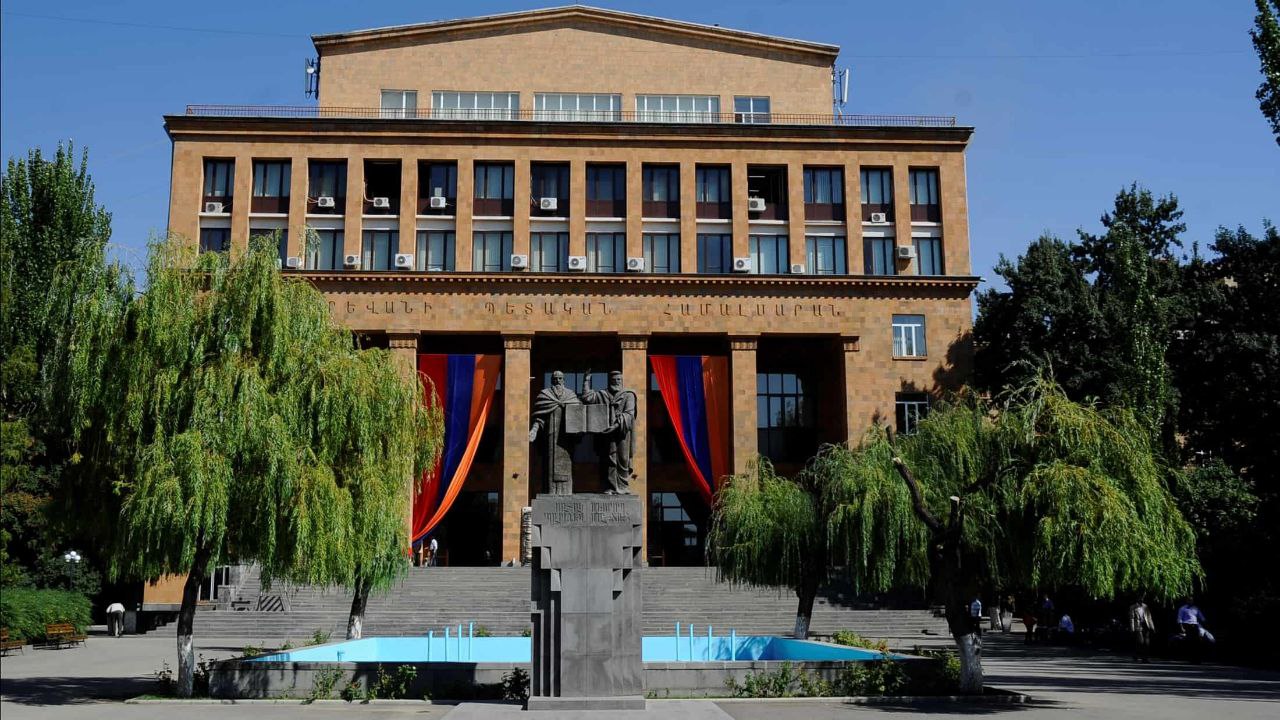 Ermənistan məktəblərində azərbaycan dili TƏDRİS OLUNACAQ Ermənistan məktəblərində azərbaycan dili TƏDRİS OLUNACAQ