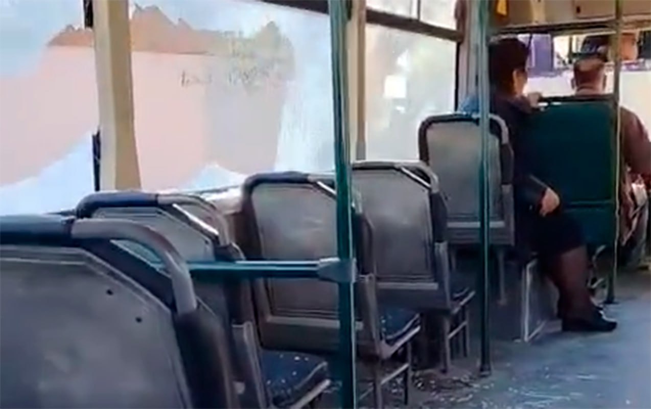 Sürücü avtobusu niyə bu vəziyyətdə idarə edib? - VİDEO Sürücü avtobusu niyə bu vəziyyətdə idarə edib? - VİDEO