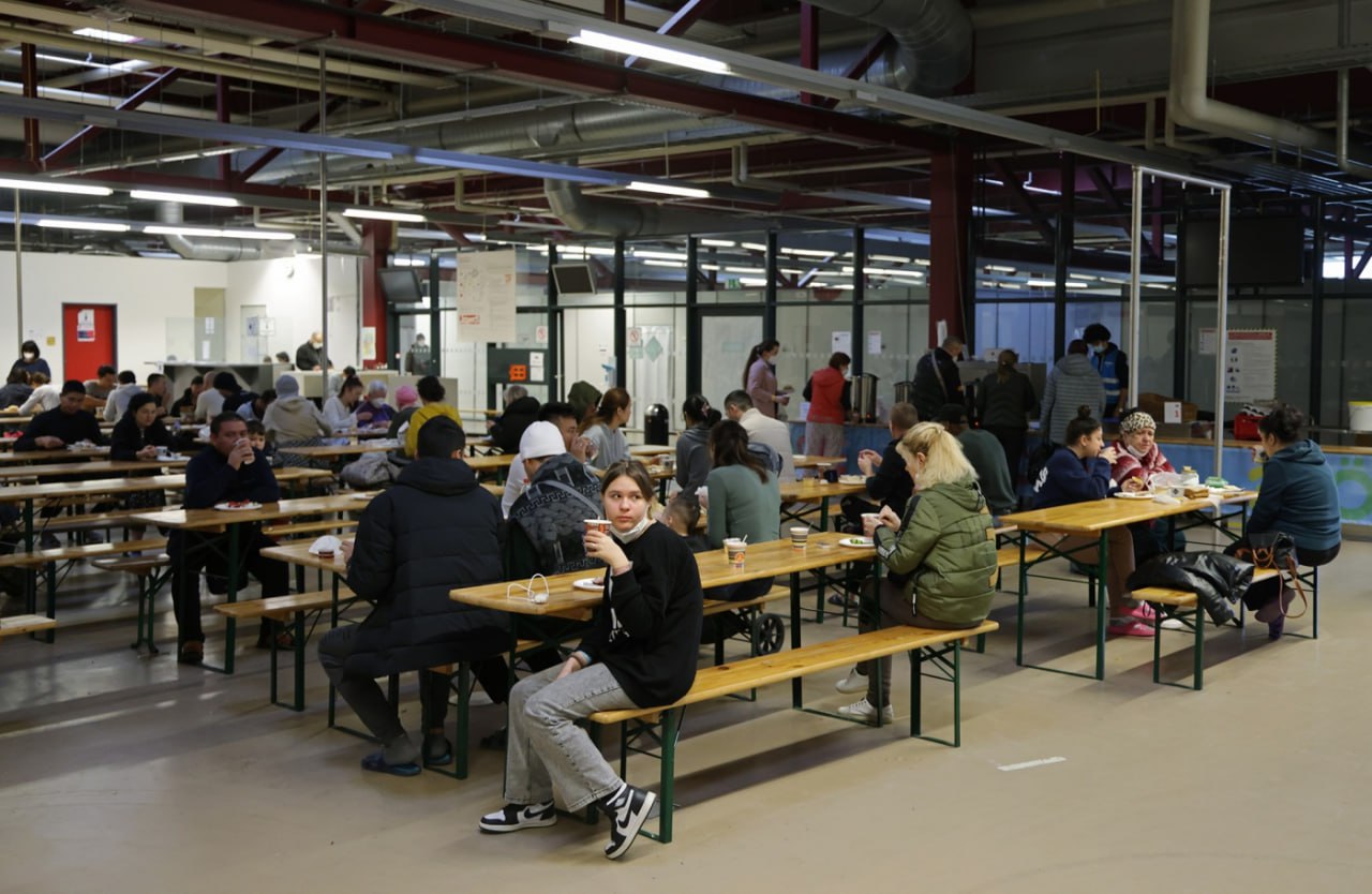 Almaniyada olan ukraynalı qaçqınlaraPİS XƏBƏR - Ən böyük mərkəz bağlanır Almaniyada olan ukraynalı qaçqınlaraPİS XƏBƏR - Ən böyük mərkəz bağlanır