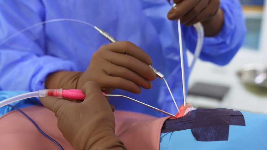 Daha iki qadın eyni həkimdən şikayətçidir - VİDEO Daha iki qadın eyni həkimdən şikayətçidir - VİDEO