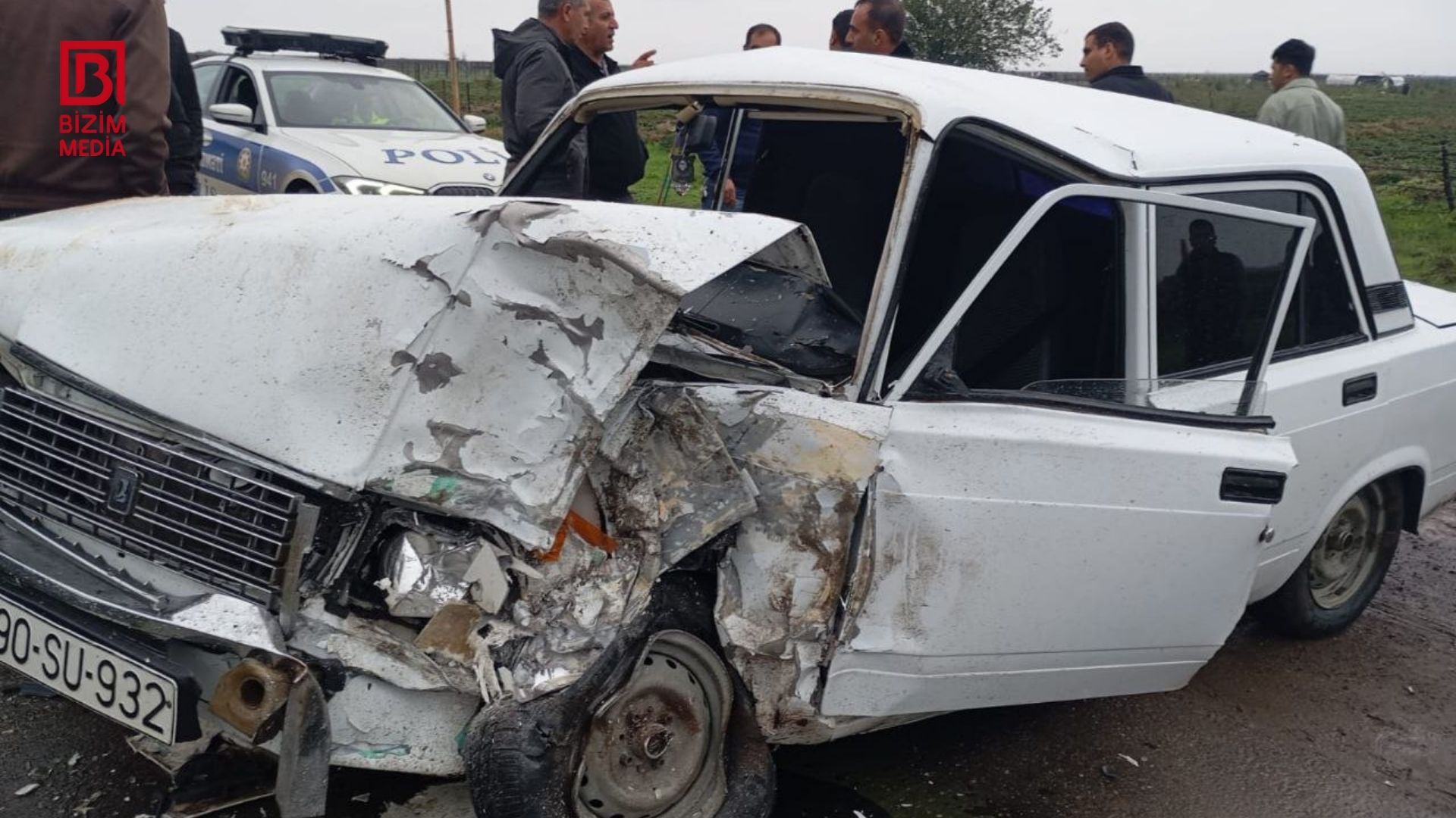 Cəlilabadda ağır qəza: Sürücü yaralandı, at tələf oldu - FOTO Cəlilabadda ağır qəza: Sürücü yaralandı, at tələf oldu - FOTO