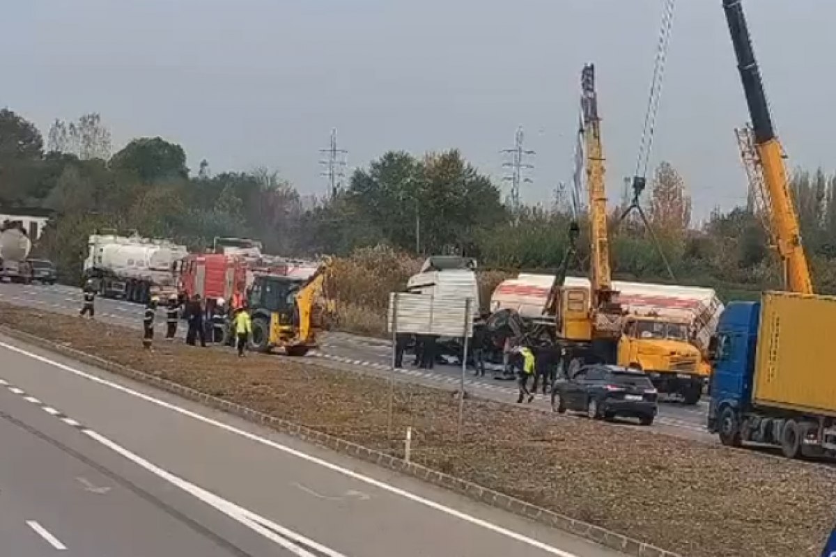 Bakı–Qazax yolunda yük maşını aşaraq yandı – ANBAAN VİDEO Bakı–Qazax yolunda yük maşını aşaraq yandı – ANBAAN VİDEO