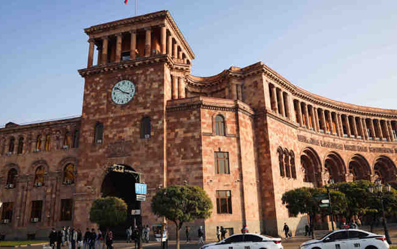 Ermənistanda 3 məktəbdə Azərbaycan dili tədris olunur - FOTO Ermənistanda 3 məktəbdə Azərbaycan dili tədris olunur - FOTO