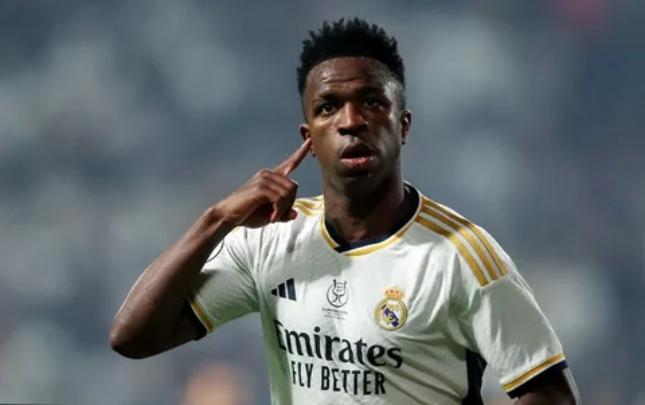 "Real Madrid" rəhbərliyi Vinisiusun davranışlarından NARAHATDIR