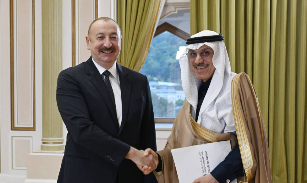 Prezident Ərəb Koordinasiya Qrupuna daxil olan üzv qurumların rəhbər şəxslərini qəbul etdi – FOTO Prezident Ərəb Koordinasiya Qrupuna daxil olan üzv qurumların rəhbər şəxslərini qəbul etdi – FOTO