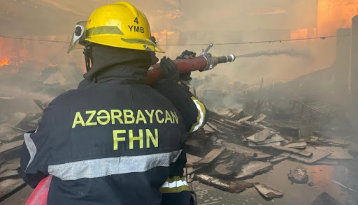 SON DƏQİQƏ! Bakıda restoran YANIR SON DƏQİQƏ! Bakıda restoran YANIR