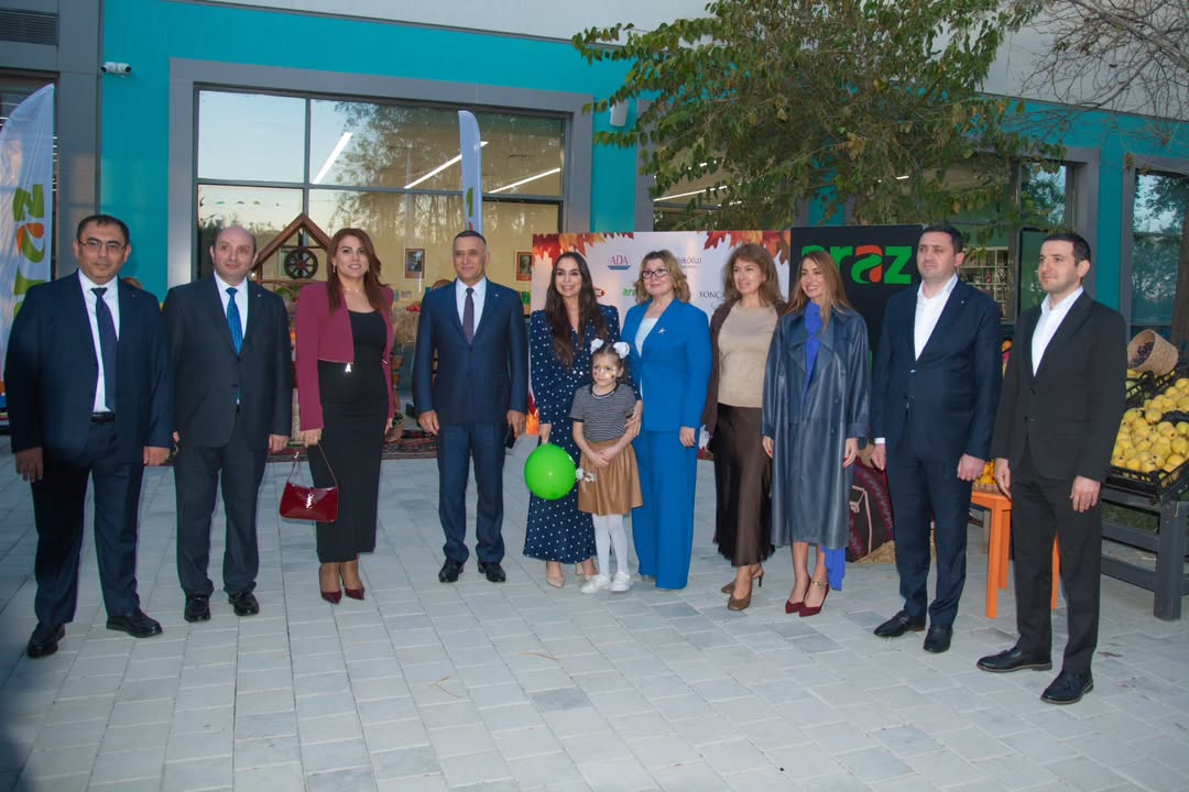 Leyla və Arzu Əliyevalar "ADA Primary School" məktəbində olublar - FOTO Leyla və Arzu Əliyevalar "ADA Primary School" məktəbində olublar - FOTO