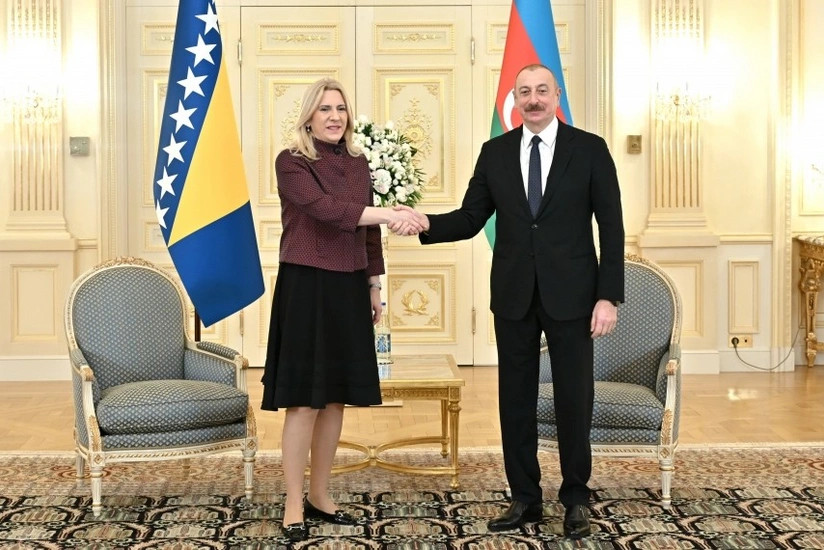 Bosniya və Herseqovinanın Rəyasət Heyətinin üzvü İlham Əliyevi TƏBRİK ETDİ Bosniya və Herseqovinanın Rəyasət Heyətinin üzvü İlham Əliyevi TƏBRİK ETDİ