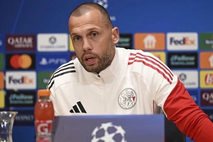 “Qarabağ”ın rəqibi baş məşqçini istefaya göndərdi “Qarabağ”ın rəqibi baş məşqçini istefaya göndərdi