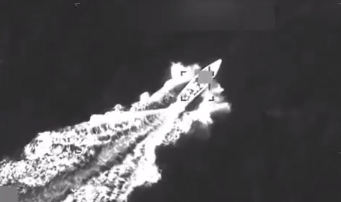 ABŞ ordusu narkotik daşıyan kateri belə məhv etdi – ANBAAN VİDEO ABŞ ordusu narkotik daşıyan kateri belə məhv etdi – ANBAAN VİDEO