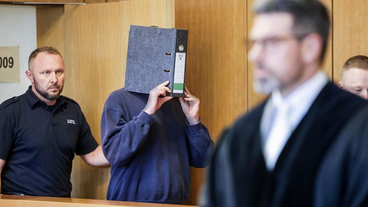 Qandonduran CİNAYƏT: İşləməkdən yorulan tibb bacısı 10 xəstənin ölümünə səbəb oldu - VİDEO Qandonduran CİNAYƏT: İşləməkdən yorulan tibb bacısı 10 xəstənin ölümünə səbəb oldu - VİDEO