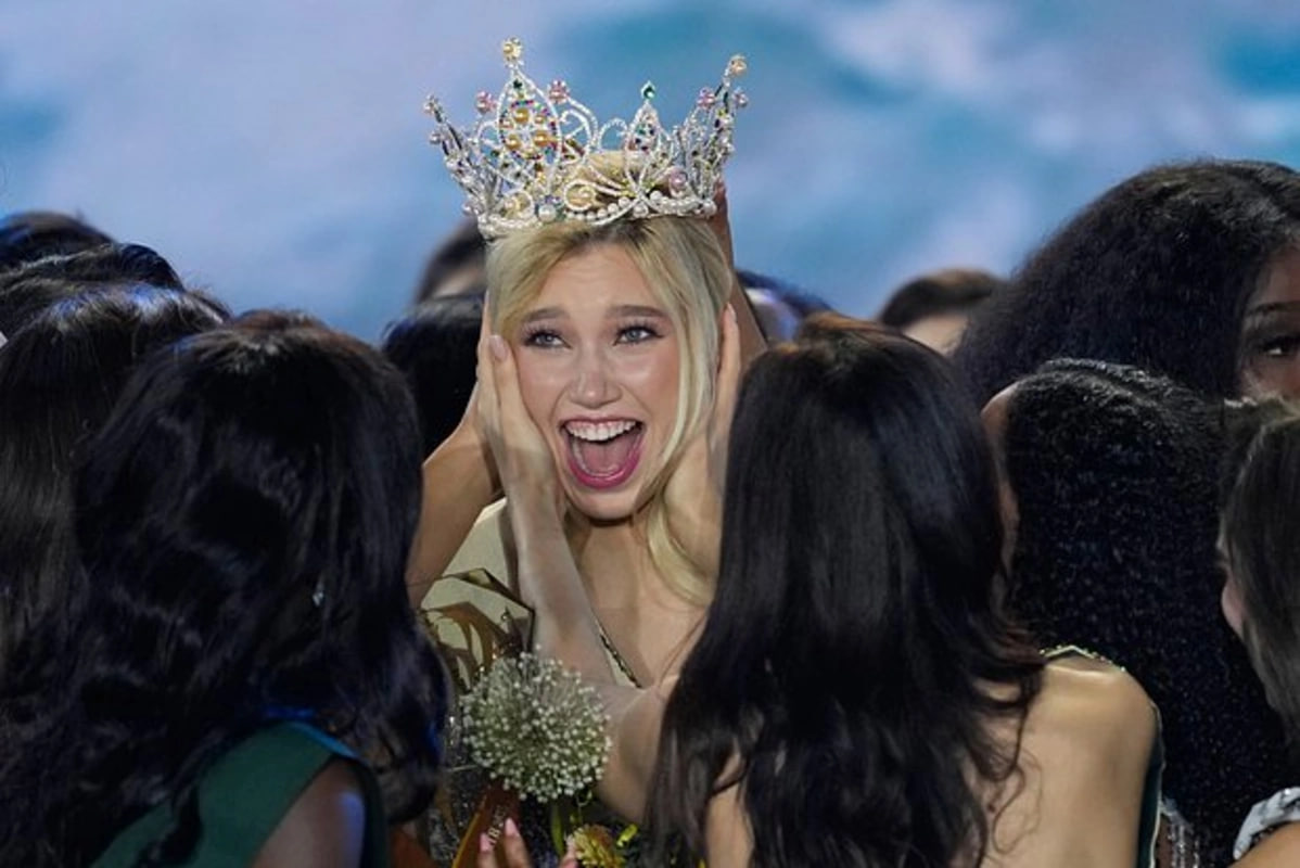 Yer kürəsinin ən gözəl qızı seçildi – FOTO Yer kürəsinin ən gözəl qızı seçildi – FOTO