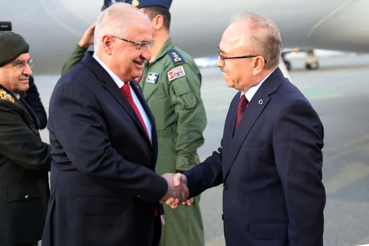 Türkiyənin milli müdafiə naziri Azərbaycana GƏLDİ - FOTO Türkiyənin milli müdafiə naziri Azərbaycana GƏLDİ - FOTO