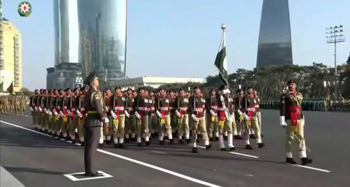 İlk dəfə olaraq Pakistan hərbçiləri Bakıda paradda keçid etdi – VİDEO İlk dəfə olaraq Pakistan hərbçiləri Bakıda paradda keçid etdi – VİDEO