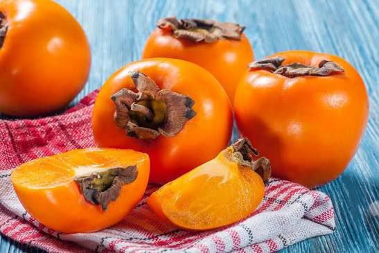 Cənnət xurmasını xarab olmadan saxlamağın 6 üsulu Cənnət xurmasını xarab olmadan saxlamağın 6 üsulu