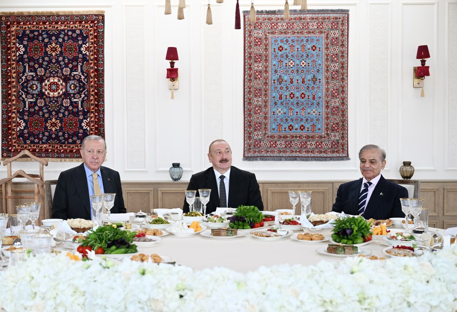 Azərbaycan, Türkiyə və Pakistan liderləri birgə nahar edib - FOTO