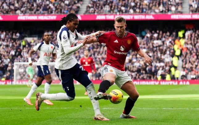 “Tottenhem” və “Mançester Yunayted” xalları BÖLÜŞDÜRDÜ “Tottenhem” və “Mançester Yunayted” xalları BÖLÜŞDÜRDÜ