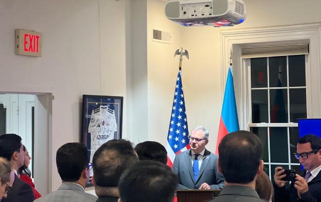 “Qarabağ”ın imzalı forması ABŞ-a qədər gedib çıxdı - FOTO