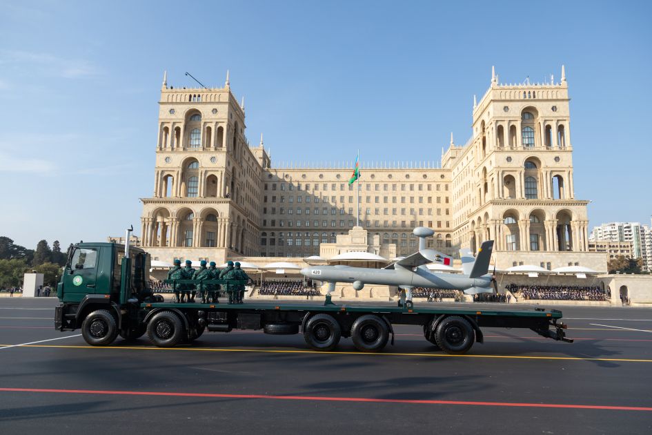 Silahlı Qüvvələrimizin döyüş imkanları 5 il əvvəllə müqayisədə əhəmiyyətli dərəcədə yüksəlib - FOTO Silahlı Qüvvələrimizin döyüş imkanları 5 il əvvəllə müqayisədə əhəmiyyətli dərəcədə yüksəlib - FOTO