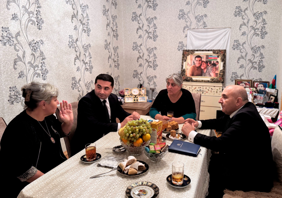 Müxtəlif bölgələrdə yaşayan şəhid ailələri ziyarət edildi - FOTO Müxtəlif bölgələrdə yaşayan şəhid ailələri ziyarət edildi - FOTO