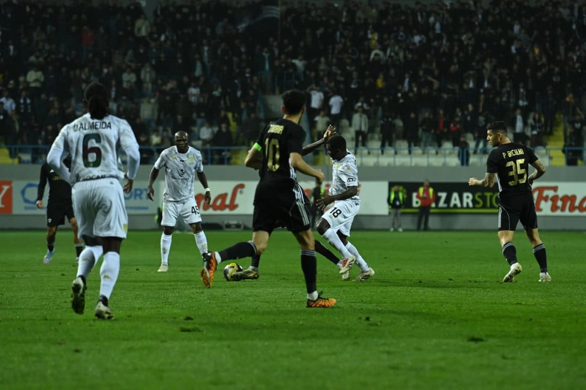 "Qarabağ"dan "Neftçi" üzərində inamlı qələbə - VİDEO "Qarabağ"dan "Neftçi" üzərində inamlı qələbə - VİDEO