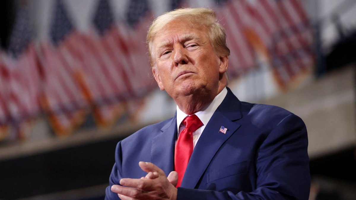 Tramp hər ABŞ vətəndaşına 2000 dollar vəd etdi Tramp hər ABŞ vətəndaşına 2000 dollar vəd etdi