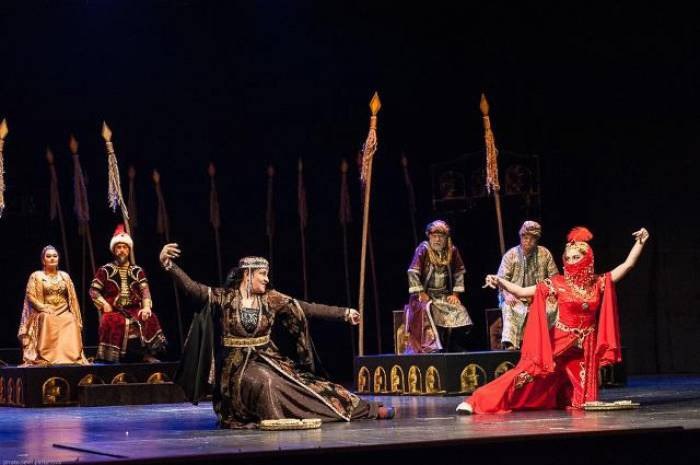 Teatr tamaşalarının hazırlanmasına yarım milyon manat ayrılıb