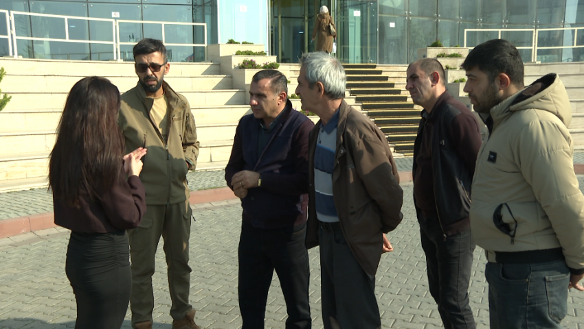 İşdən çıxarılan avtobus sürücülərinə külli miqdarda cərimə yazıldı - İDDİA/VİDEO İşdən çıxarılan avtobus sürücülərinə külli miqdarda cərimə yazıldı - İDDİA/VİDEO