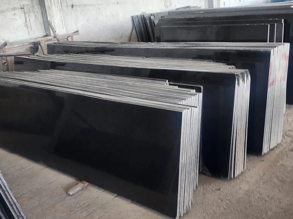 Xırdalanda faciə: Mərmər daşın altında qalaraq öldü