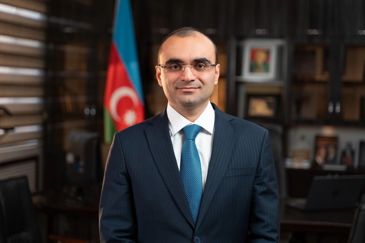 Elxan İbrahimov kollektivə TƏQDİM OLUNDU - FOTO Elxan İbrahimov kollektivə TƏQDİM OLUNDU - FOTO