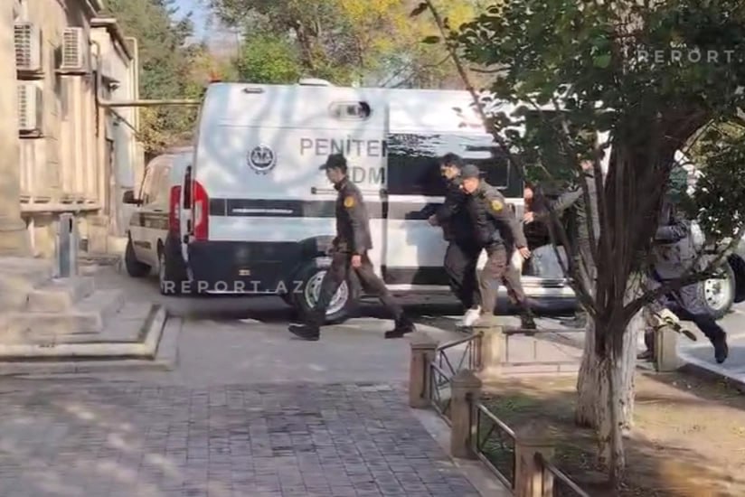 Şəhidlər xiyabanında qeyri-etik videolar çəkən əcnəbilər məhkəməyə gətirildi - VİDEO