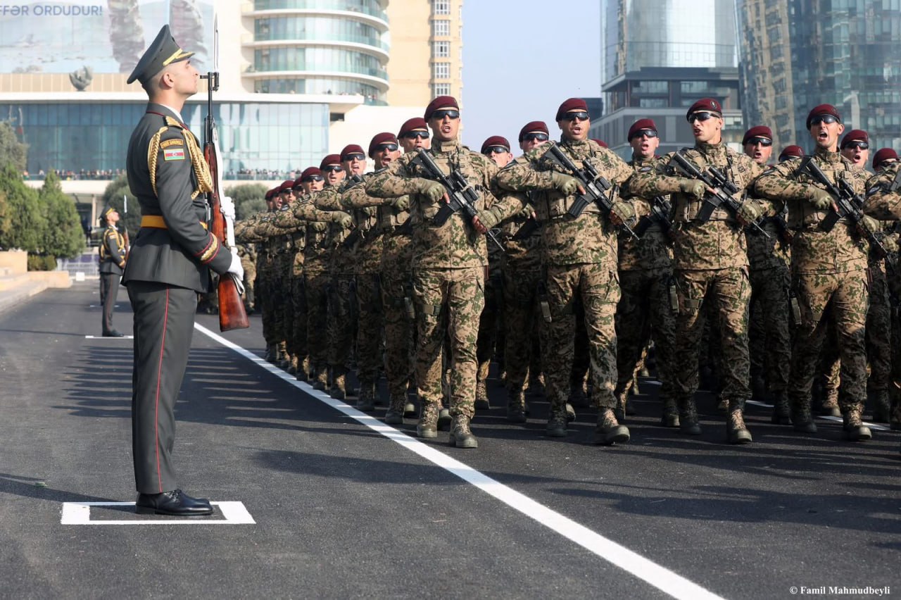 300 nəfər könüllü irəli çıxsın deyilsə də, 600 nəfərin hamısı önə çıxdı - FOTO
