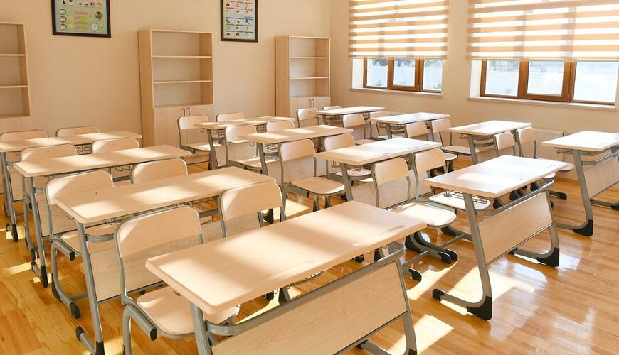 Məktəbdə ZORAKILIQ İDDİASI: "Kəməri çıxarıb bizi bağladı..." - VİDEO