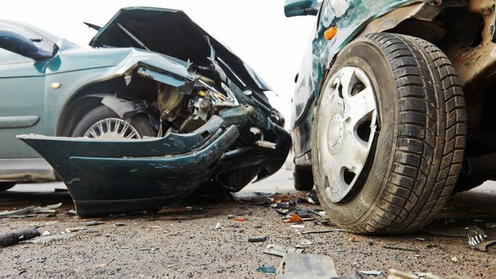 Gəncədə iki maşın toqquşdu - Xəsarət alanlar var Gəncədə iki maşın toqquşdu - Xəsarət alanlar var