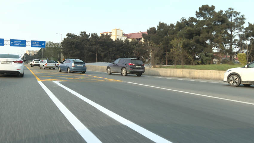 Yeni çəkilən avtobus zolağı yolda daha xaotik vəziyyət yaradıb - Sürücülər narazıdır – VİDEO