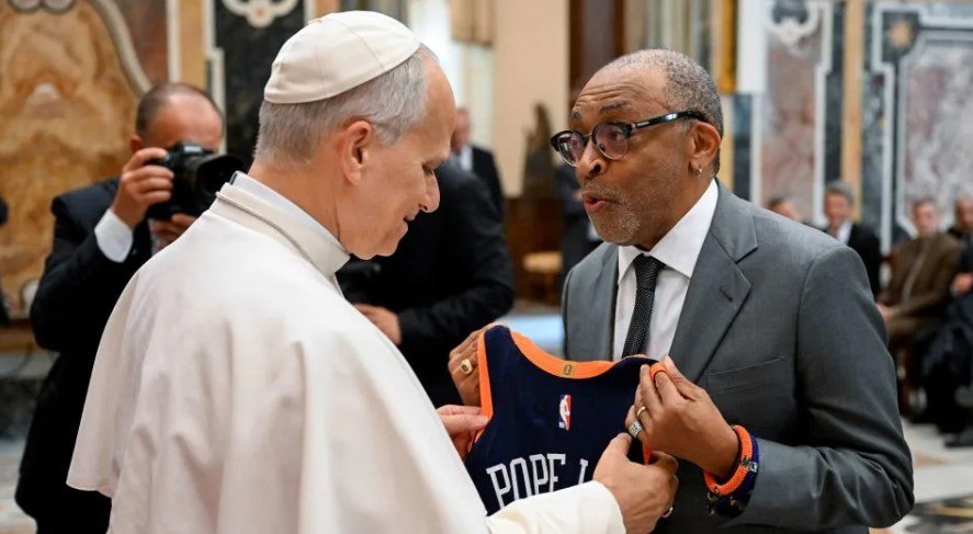 Roma Papası Vatikanda Hollivud aktyorlarını qəbul etdi - FOTO Roma Papası Vatikanda Hollivud aktyorlarını qəbul etdi - FOTO