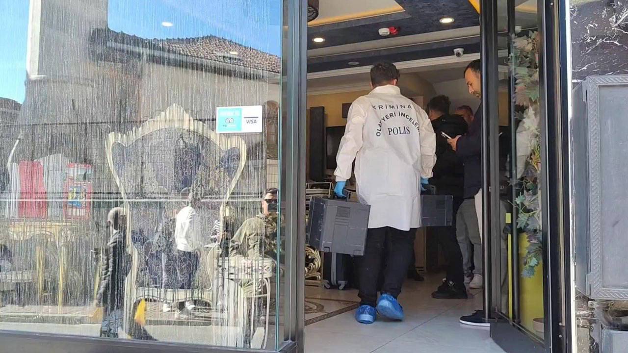 İstanbulda oteldə 3 turist öldü - Bütün qonaqlar təxliyə edildi İstanbulda oteldə 3 turist öldü - Bütün qonaqlar təxliyə edildi