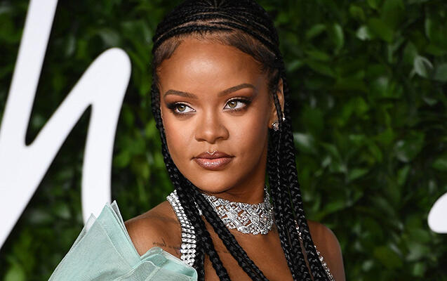 Rihannanı belə görməmisiniz - FOTO Rihannanı belə görməmisiniz - FOTO